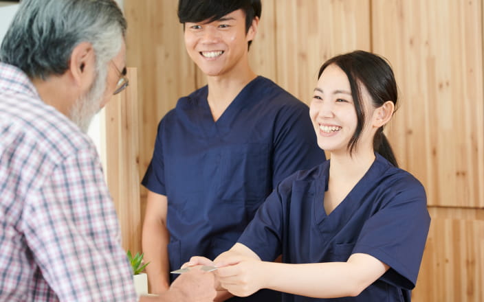 貴院のブランド力を向上させ、患者さんとスタッフに好印象を残す